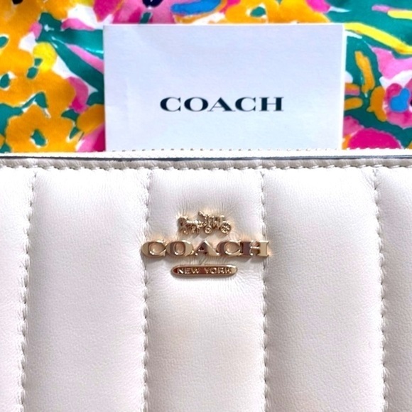 Brand New Coach Genuine Leather Chalk Quilt Long Zip Around Wristlet Wallet - Picture 5 of 15